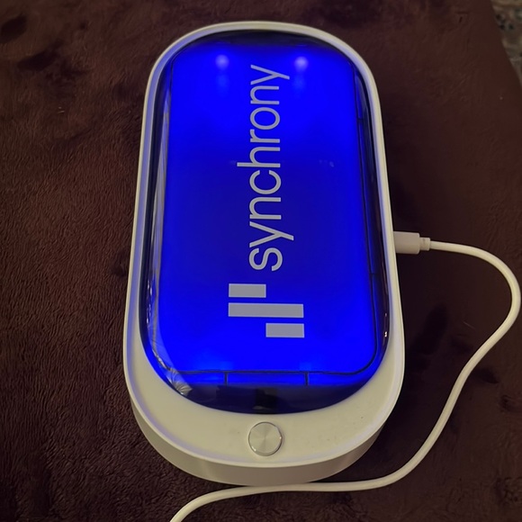 Synchrony square cabin mobile phone sterilizer - Picture 1 of 3